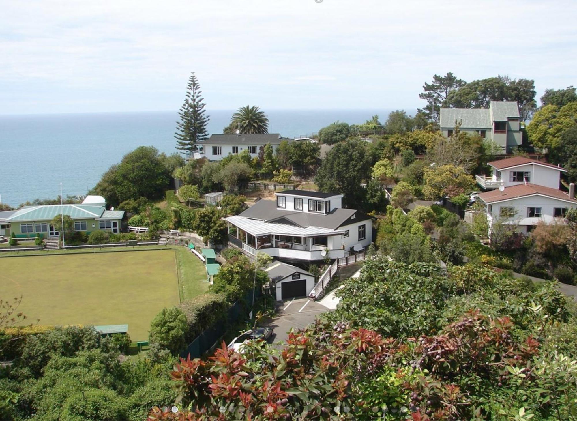 Bluff Hill Lighthouse B&B Napier Exterior photo